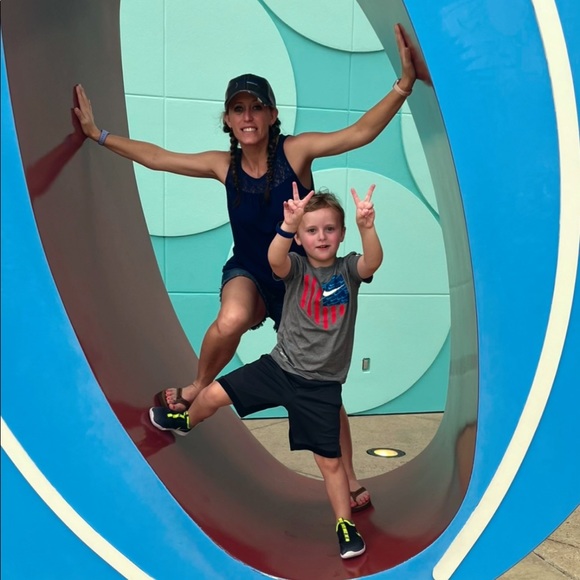 Meet your Posher, April ⭐️ - Picture 5 of 16